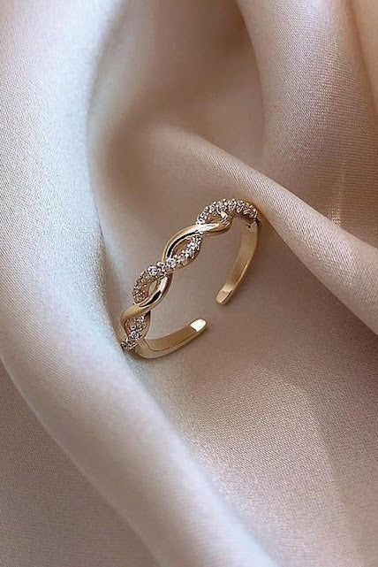 Simple Elegance Ring